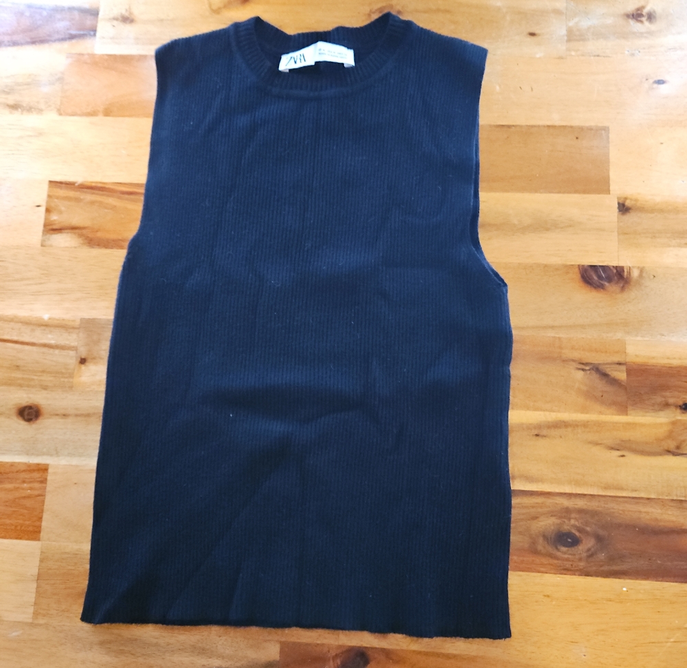 Black Sleeveless Knit Top